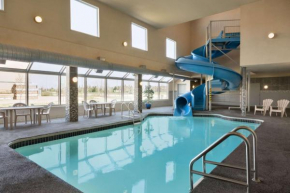  Days Inn by Wyndham Regina Airport West  Регина